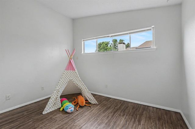 7204 Edenborough Drive, Oklahoma City, OK 73132