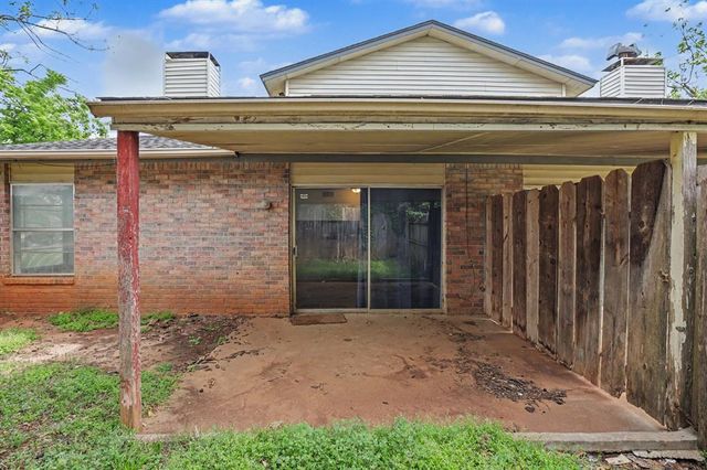 7204 Edenborough Drive, Oklahoma City, OK 73132