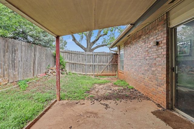 7204 Edenborough Drive, Oklahoma City, OK 73132