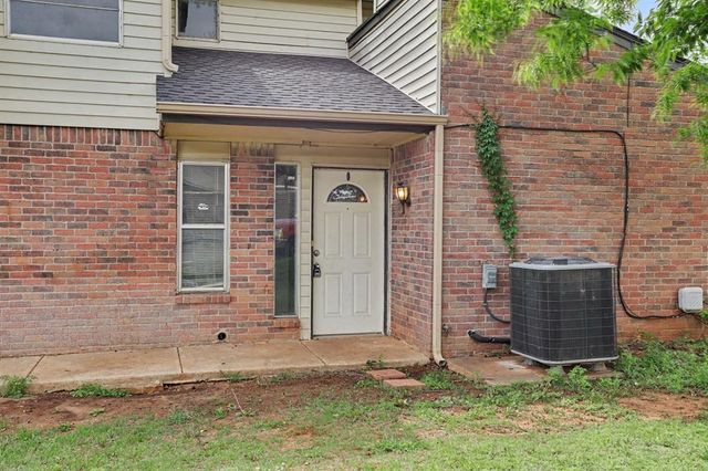 7204 Edenborough Drive, Oklahoma City, OK 73132