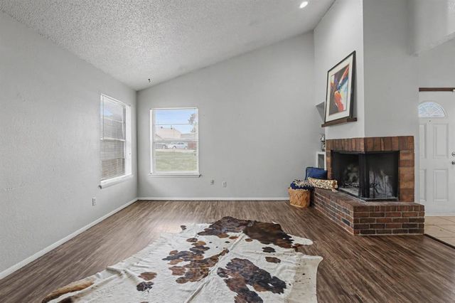 7204 Edenborough Drive, Oklahoma City, OK 73132