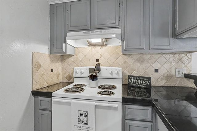 7204 Edenborough Drive, Oklahoma City, OK 73132