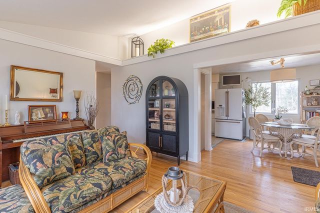 19275 Wedgewood Drive, South Bend, IN 46637