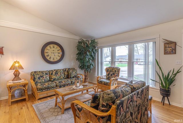 19275 Wedgewood Drive, South Bend, IN 46637