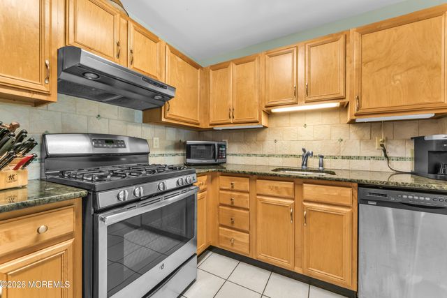 1029 Wedgewood Circle, Middletown, NJ 07718