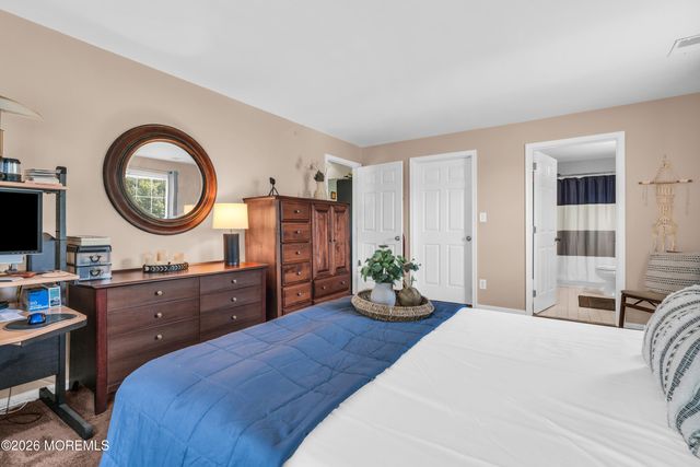 1029 Wedgewood Circle, Middletown, NJ 07718