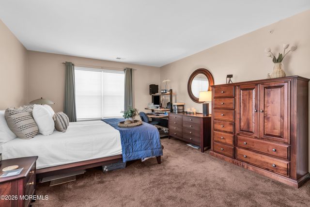 1029 Wedgewood Circle, Middletown, NJ 07718
