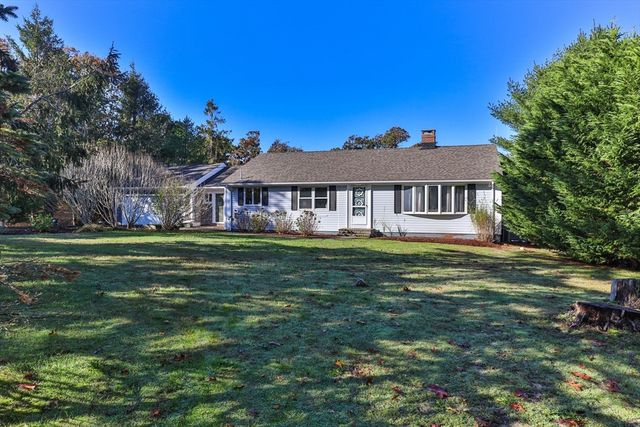 65 Captain Kendrick Dr, Chatham, MA 02633