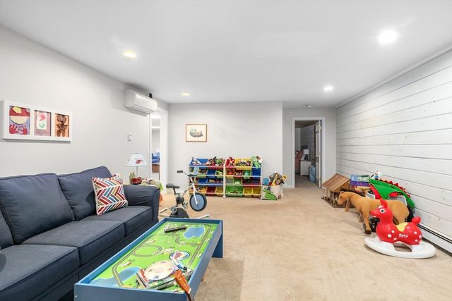 65 Captain Kendrick Dr, Chatham, MA 02633