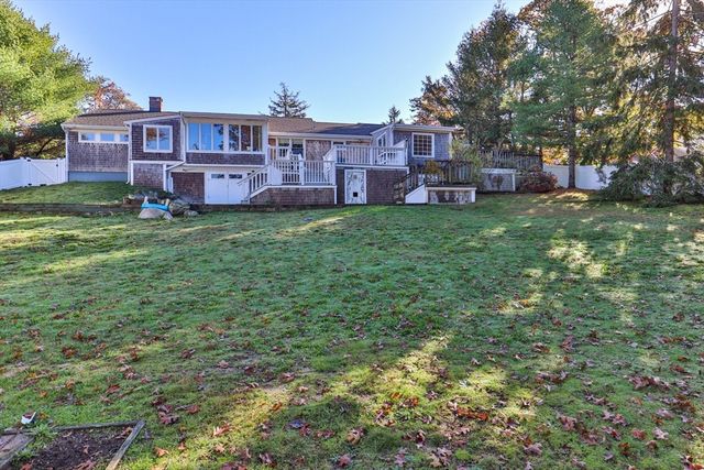 65 Captain Kendrick Dr, Chatham, MA 02633