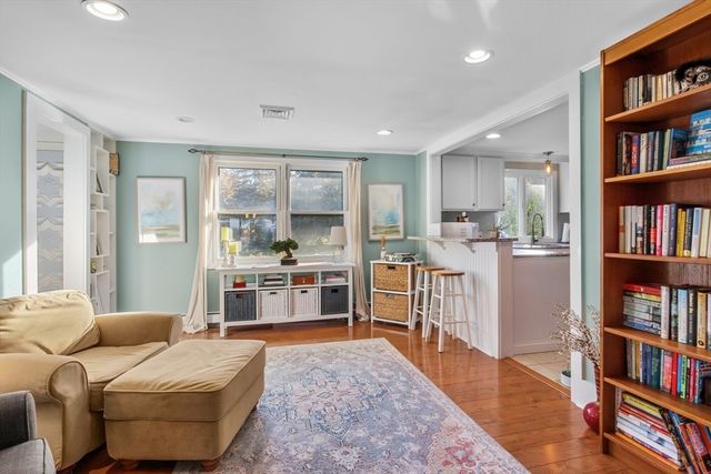 65 Captain Kendrick Dr, Chatham, MA 02633