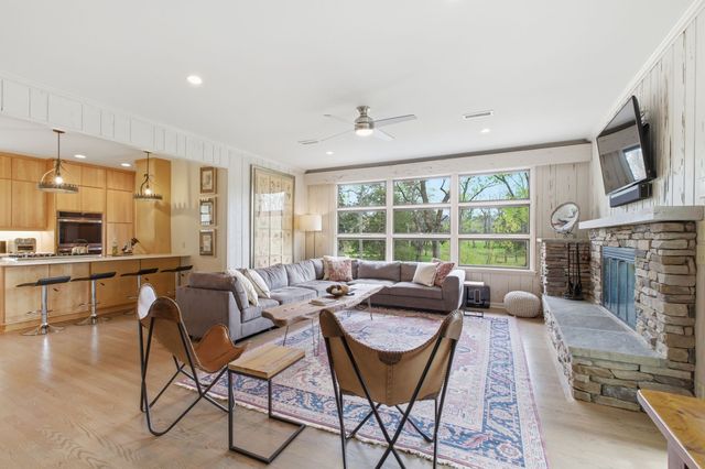 1014 Foxwood Dr, Nashville, TN 37215