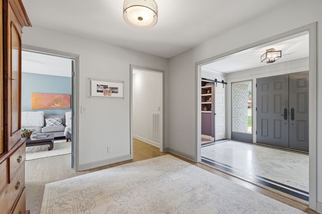 1014 Foxwood Dr, Nashville, TN 37215