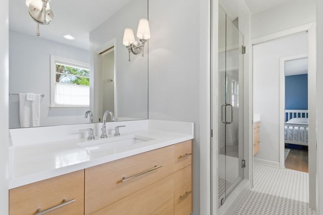 1014 Foxwood Dr, Nashville, TN 37215