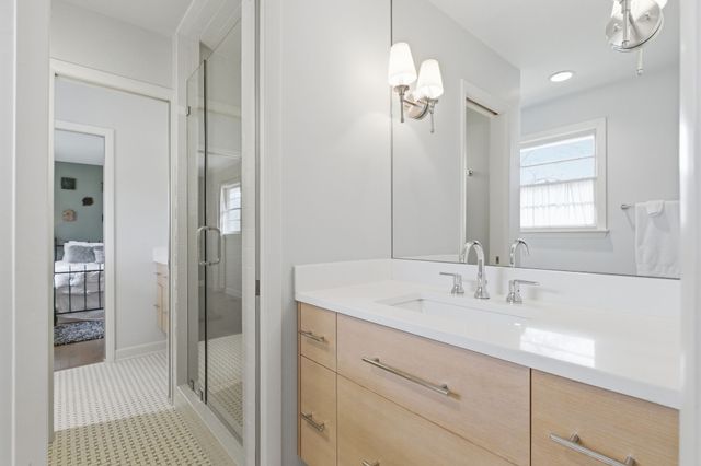 1014 Foxwood Dr, Nashville, TN 37215