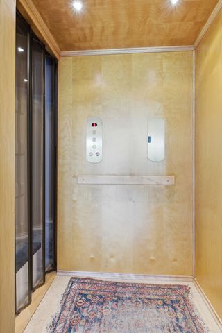 1014 Foxwood Dr, Nashville, TN 37215