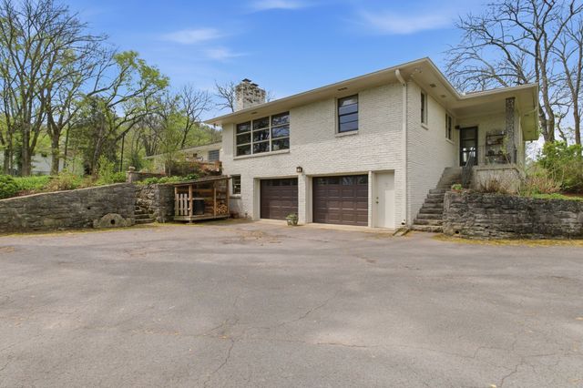 1014 Foxwood Dr, Nashville, TN 37215