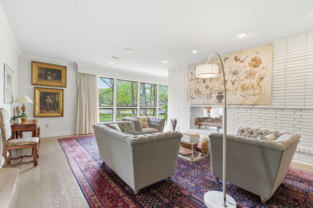 1014 Foxwood Dr, Nashville, TN 37215