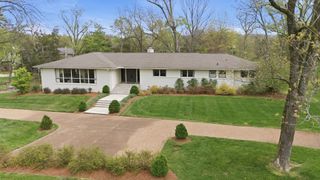 1014 Foxwood Dr, Nashville, TN 37215