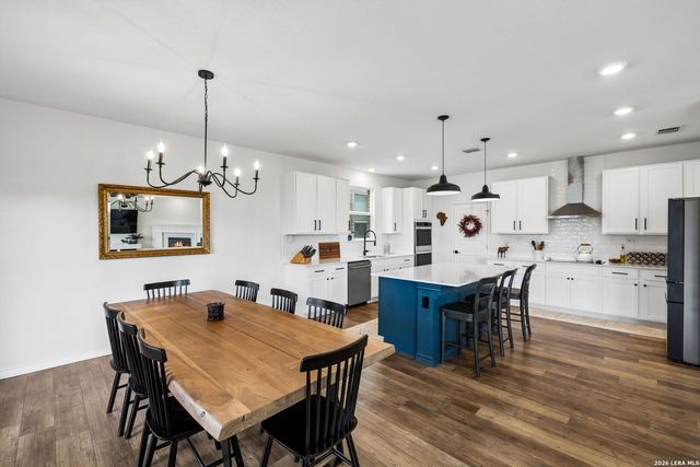 139 E FLOWING RIVER DR, Boerne, TX 78006
