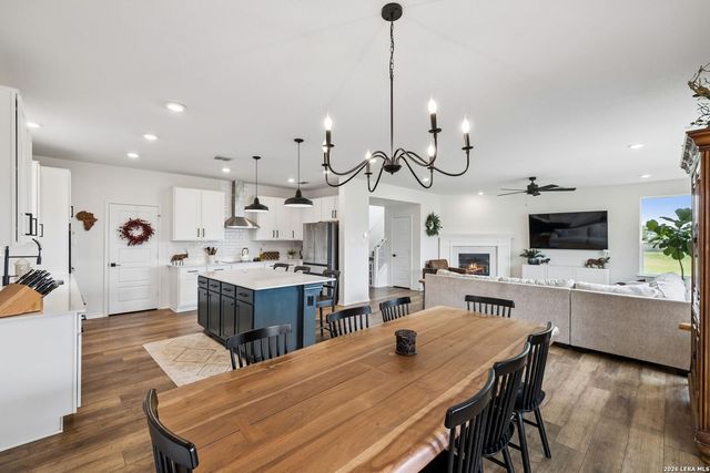 139 E FLOWING RIVER DR, Boerne, TX 78006