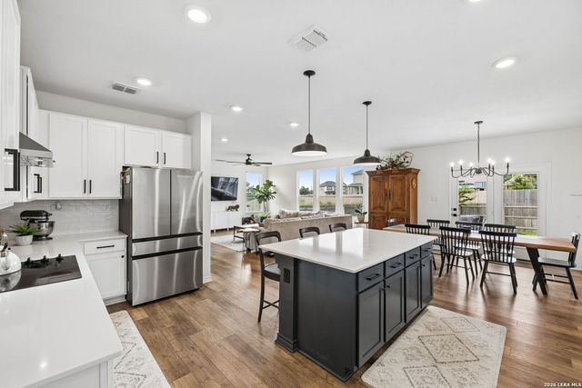 139 E FLOWING RIVER DR, Boerne, TX 78006