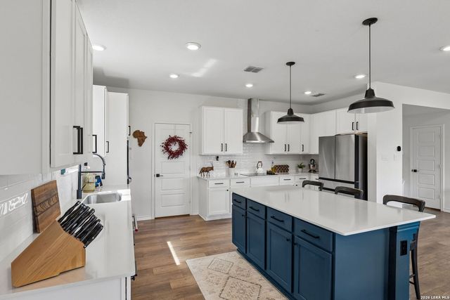 139 E FLOWING RIVER DR, Boerne, TX 78006