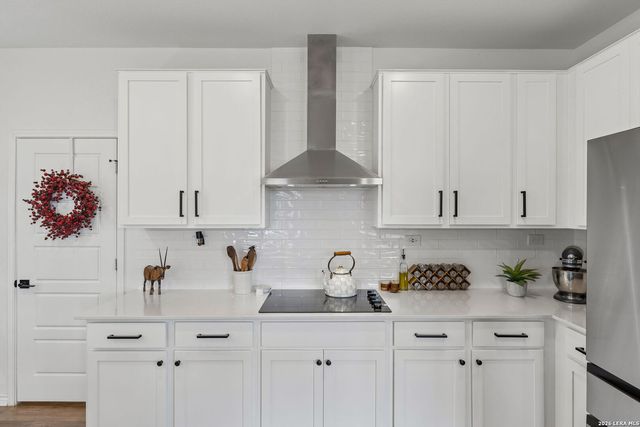 139 E FLOWING RIVER DR, Boerne, TX 78006