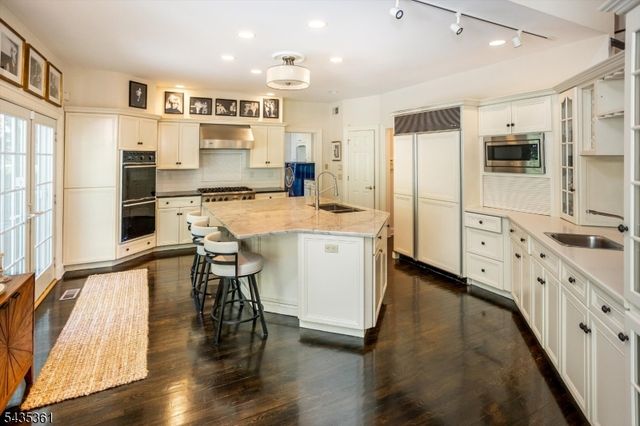 1 Chilton Rd, Chester Twp., NJ 07930