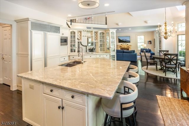 1 Chilton Rd, Chester Twp., NJ 07930