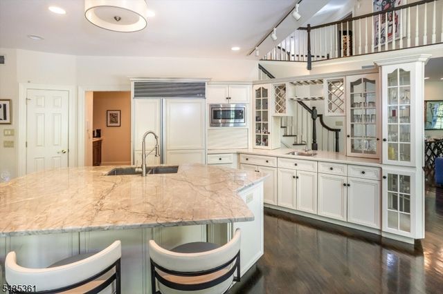 1 Chilton Rd, Chester Twp., NJ 07930