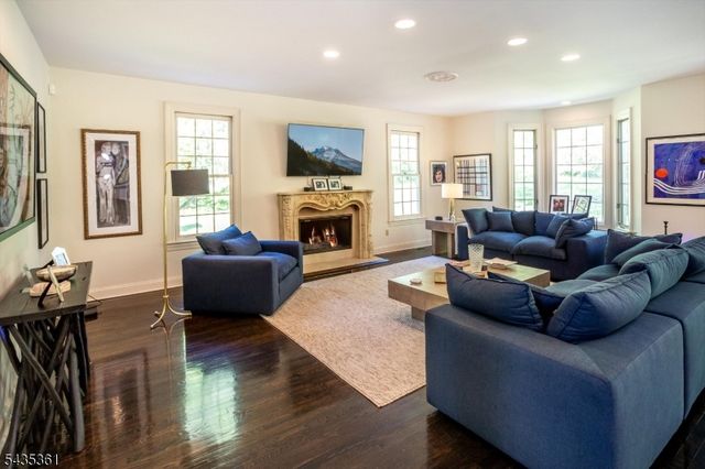 1 Chilton Rd, Chester Twp., NJ 07930