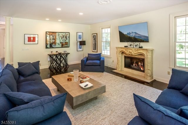 1 Chilton Rd, Chester Twp., NJ 07930