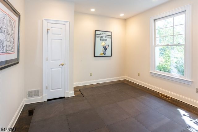 1 Chilton Rd, Chester Twp., NJ 07930
