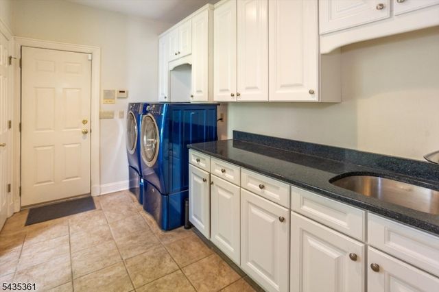 1 Chilton Rd, Chester Twp., NJ 07930