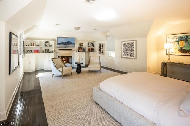 1 Chilton Rd, Chester Twp., NJ 07930
