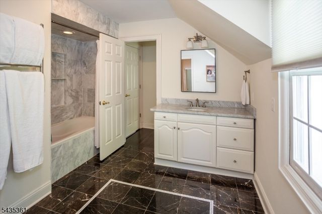 1 Chilton Rd, Chester Twp., NJ 07930