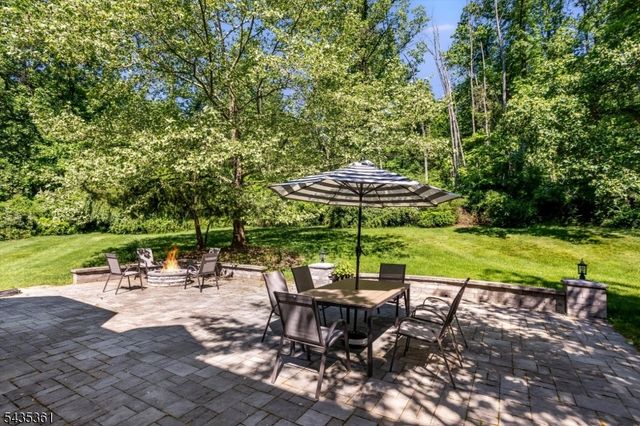 1 Chilton Rd, Chester Twp., NJ 07930