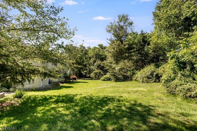 1 Chilton Rd, Chester Twp., NJ 07930