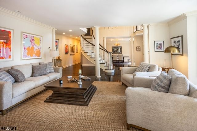 1 Chilton Rd, Chester Twp., NJ 07930