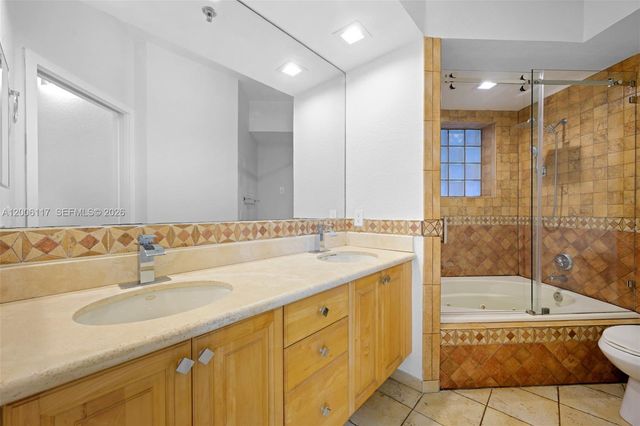 3255 NE 184th St 12410, Aventura, FL 33160