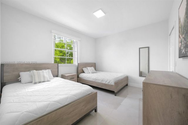 3255 NE 184th St 12410, Aventura, FL 33160