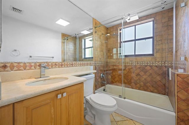 3255 NE 184th St 12410, Aventura, FL 33160