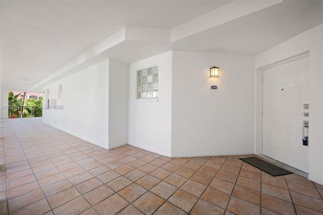 3255 NE 184th St 12410, Aventura, FL 33160