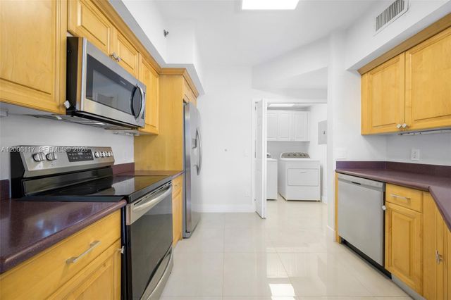 3255 NE 184th St 12410, Aventura, FL 33160