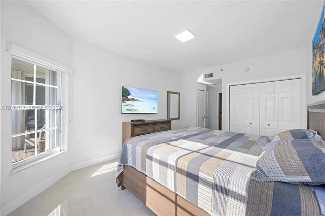 3255 NE 184th St 12410, Aventura, FL 33160