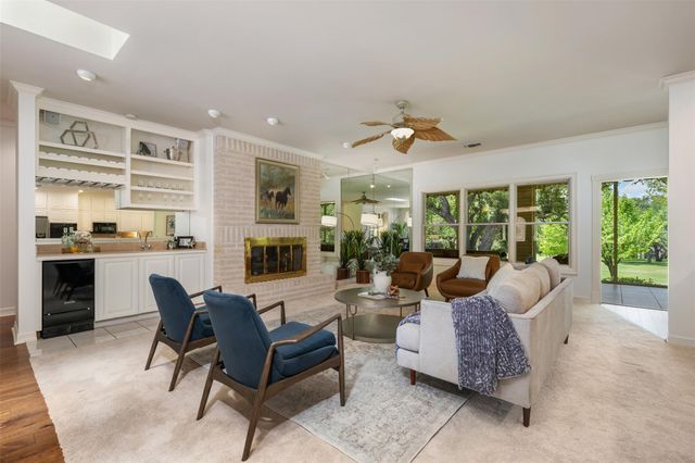 909 Porpoise ST, Austin, TX 78734