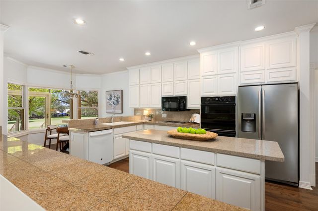 909 Porpoise ST, Austin, TX 78734