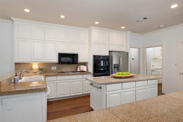 909 Porpoise ST, Austin, TX 78734
