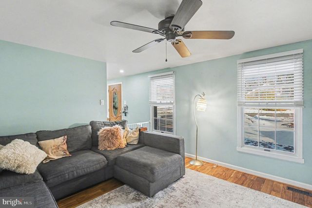 24 BERKLEY RD, Broomall, PA 19008